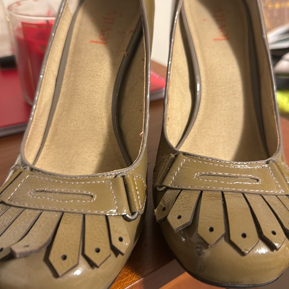 Levity heels never use - new